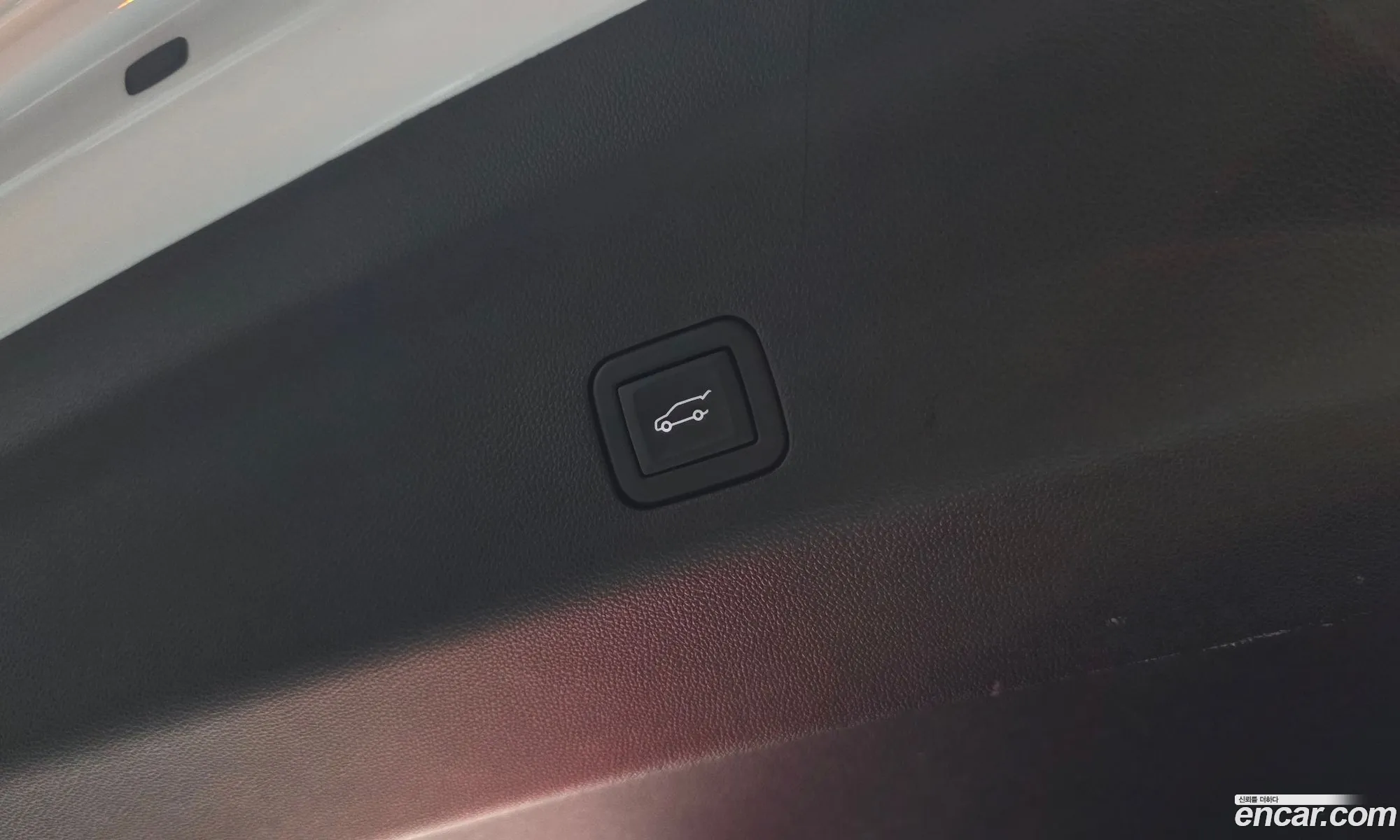 Cadillac Escalade 2023 — 16