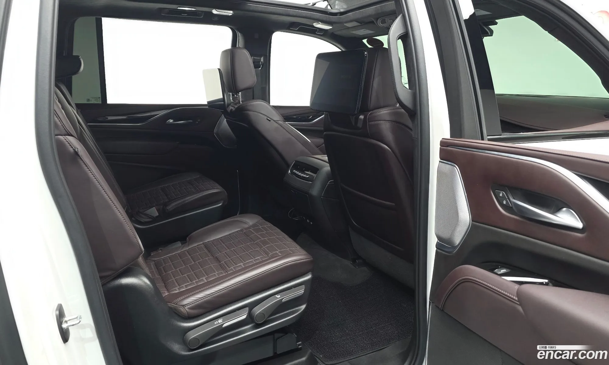 Cadillac Escalade 2023 — 10