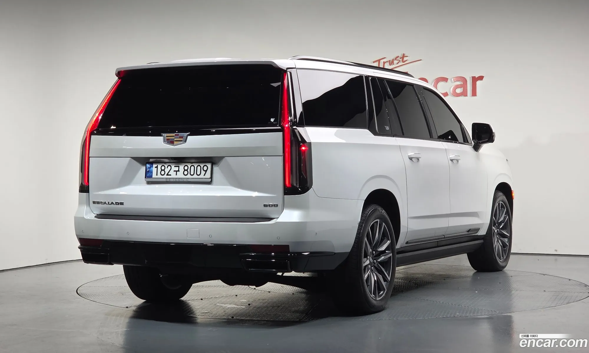 Cadillac Escalade 2023 — 4