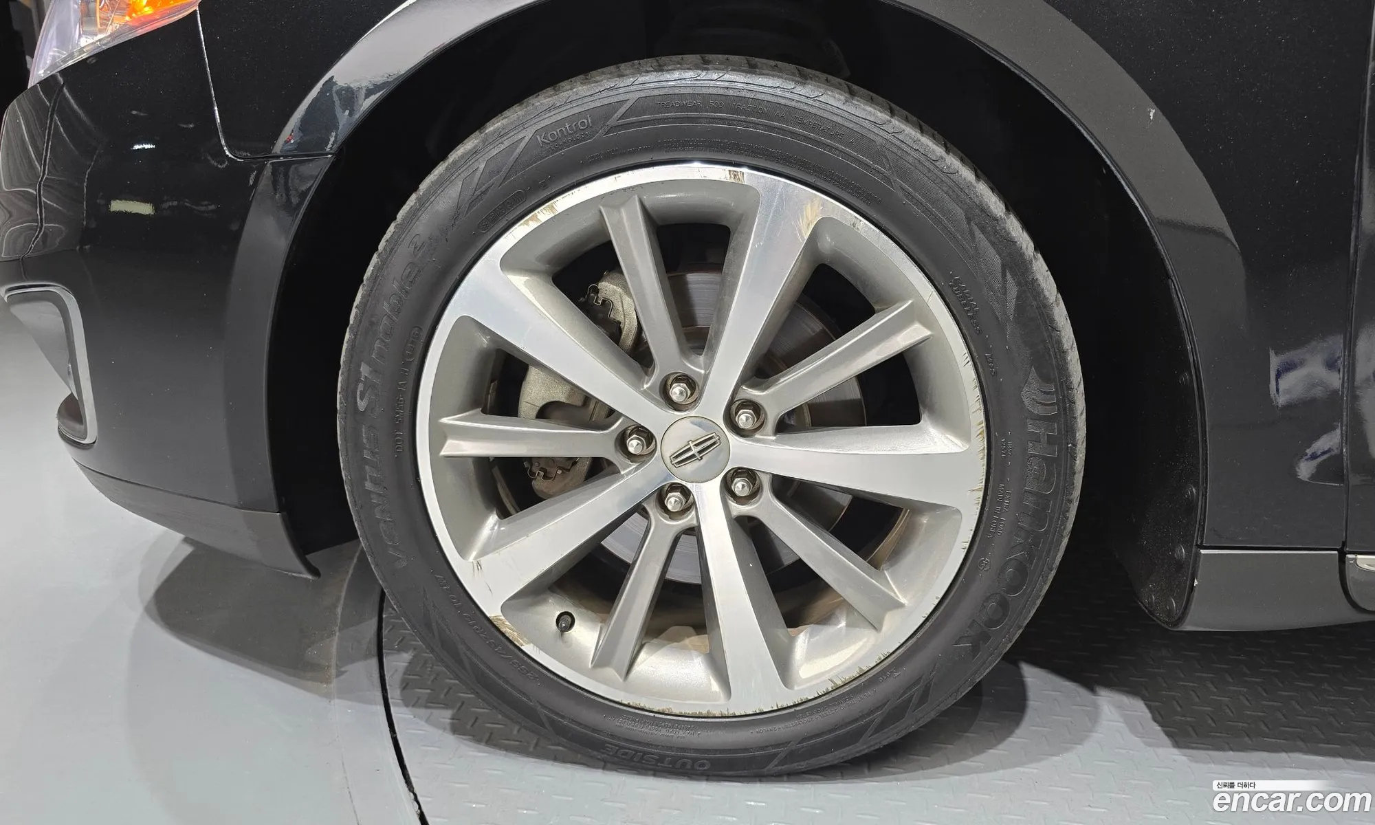 Lincoln MKS 2010 1LNHL9DR0BG602006 — 11
