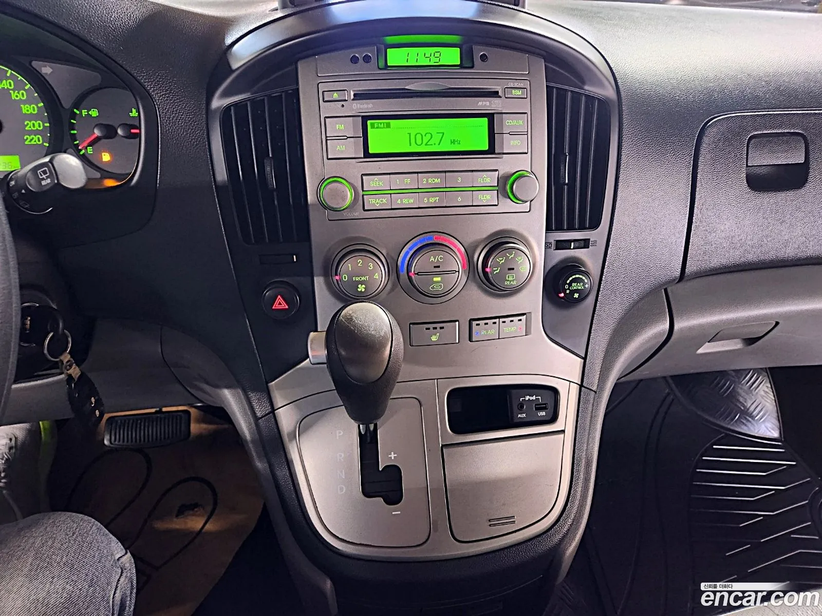 Hyundai Grand Starex 2012 — 18