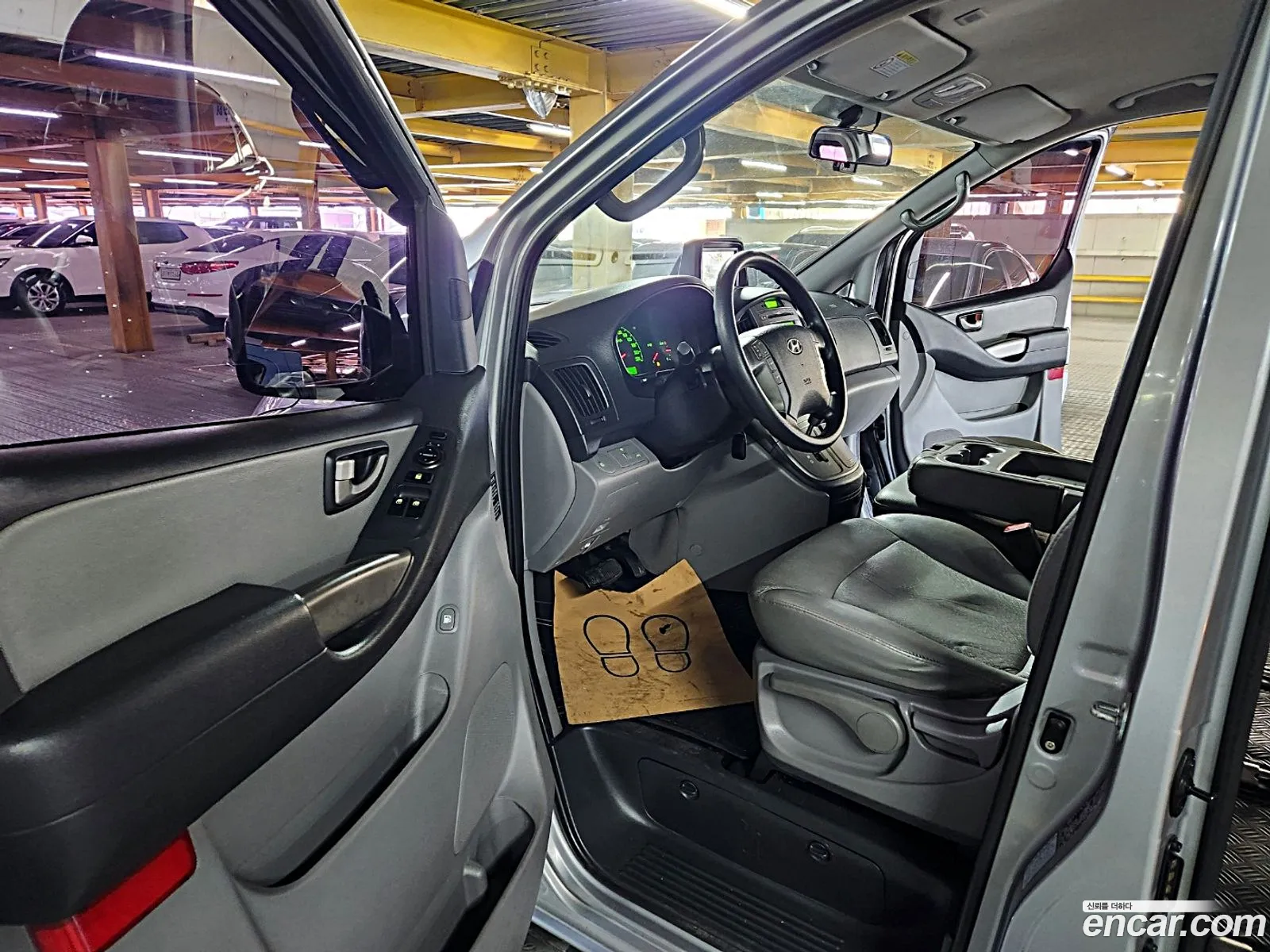 Hyundai Grand Starex 2012 — 12