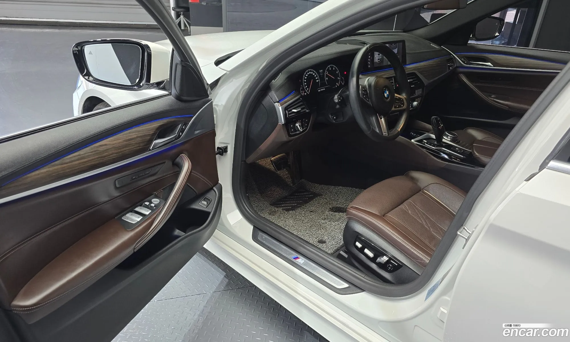 BMW 5 Series 2019 WBAJF3104KBS70954 — 16