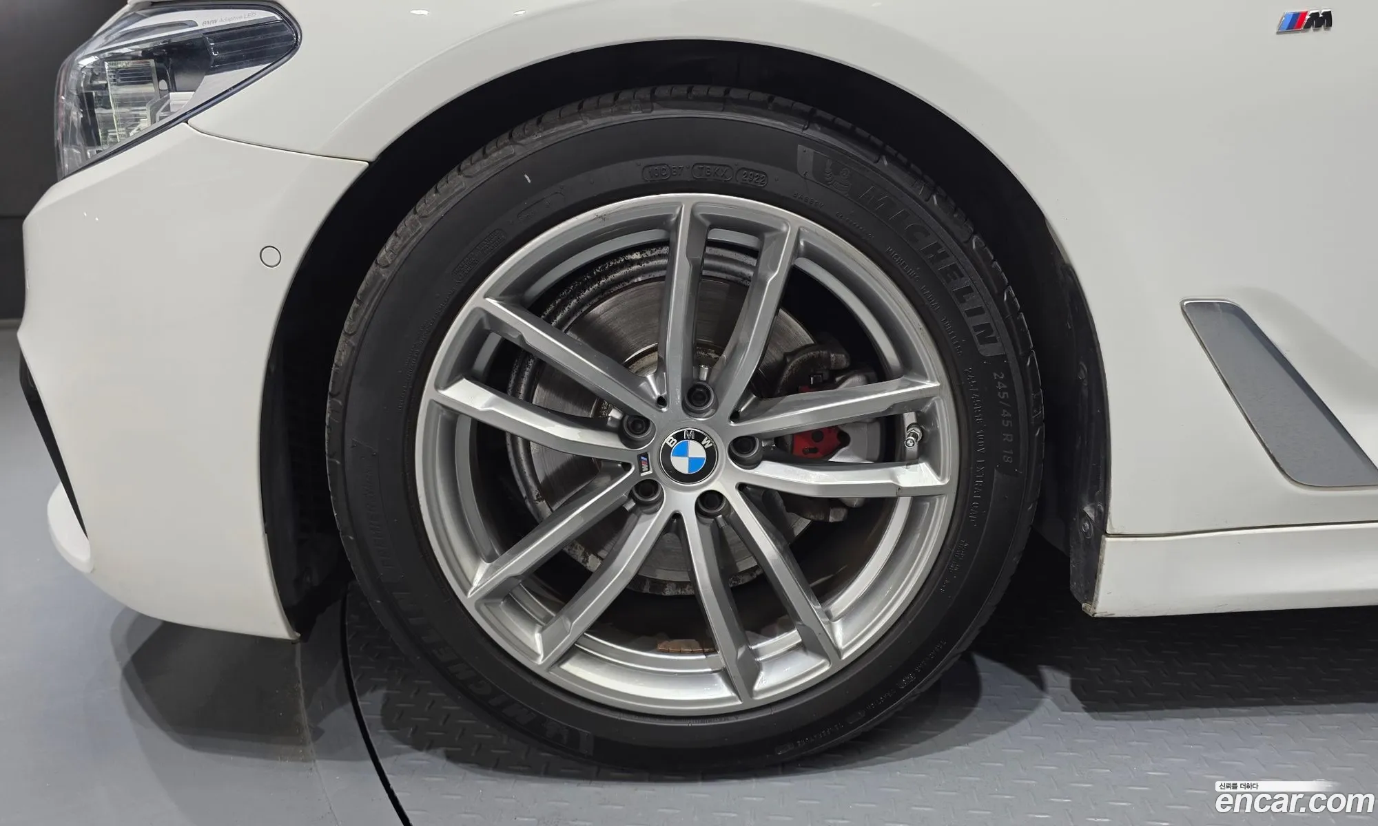BMW 5 Series 2019 WBAJF3104KBS70954 — 19