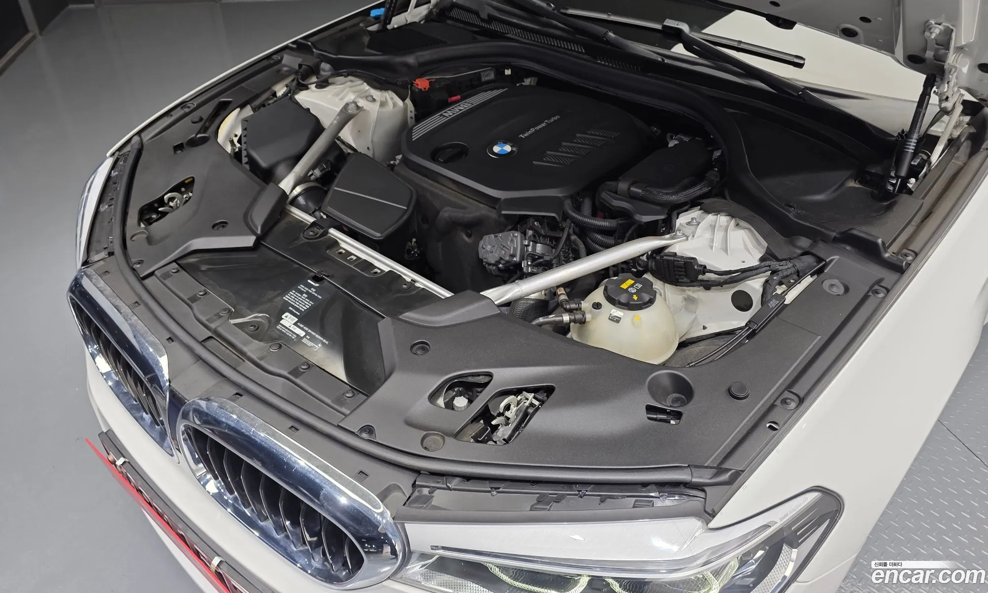BMW 5 Series 2019 WBAJF3104KBS70954 — 5