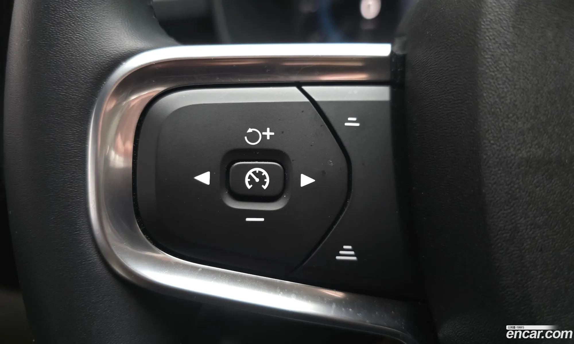 Volvo XC40 2024 — 19