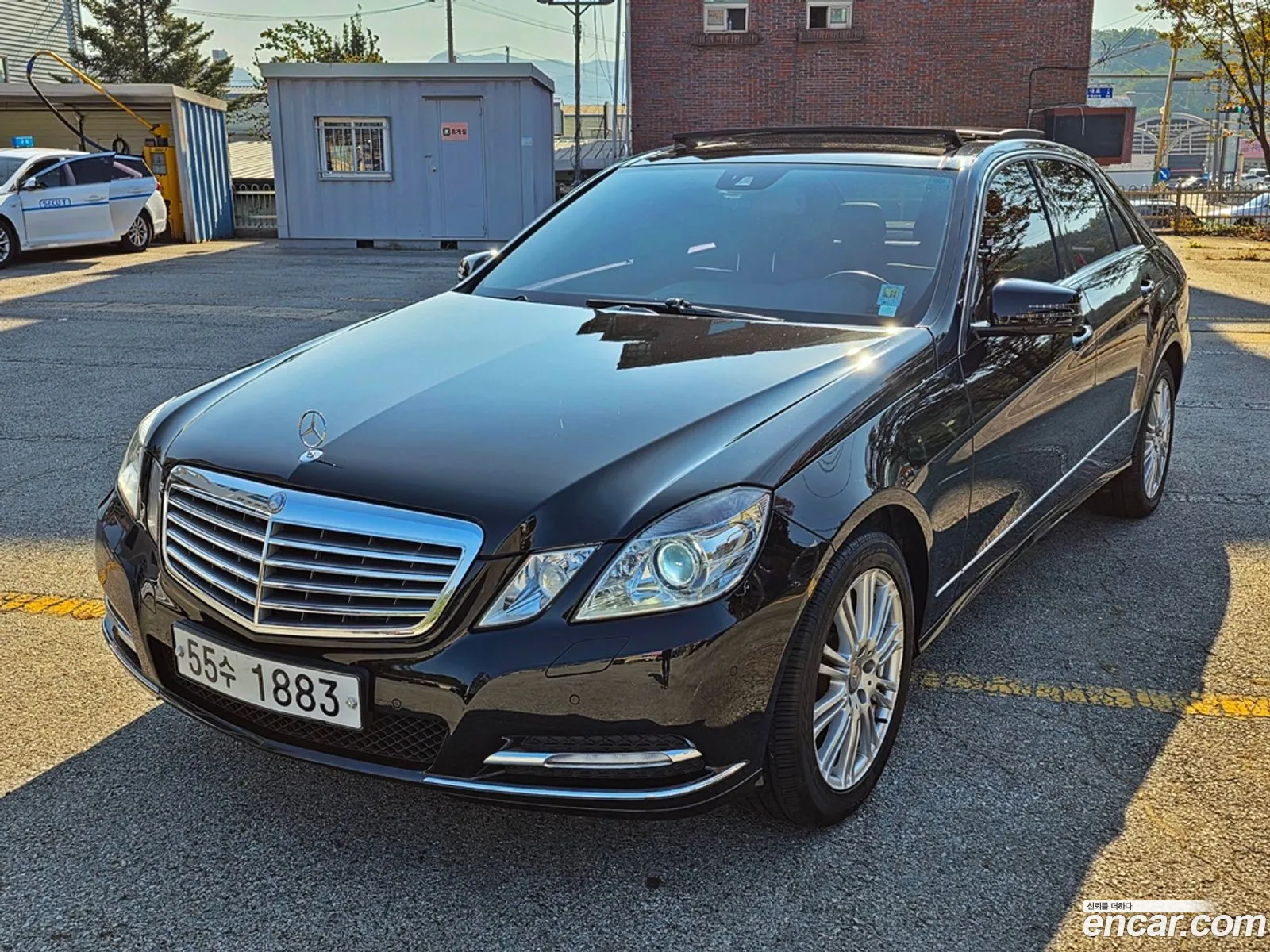 Mercedes-Benz E-Class W212 2011 — 17