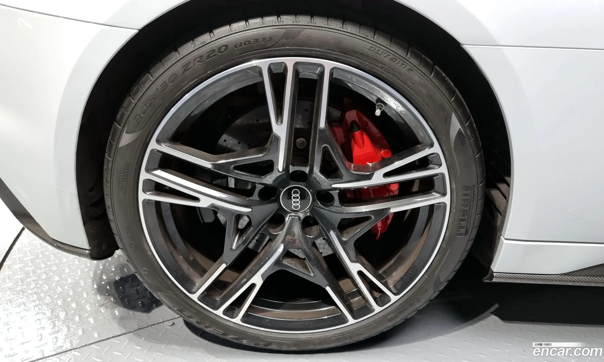 Audi R8 2021 WUAZZZFX7M7900657 — 2