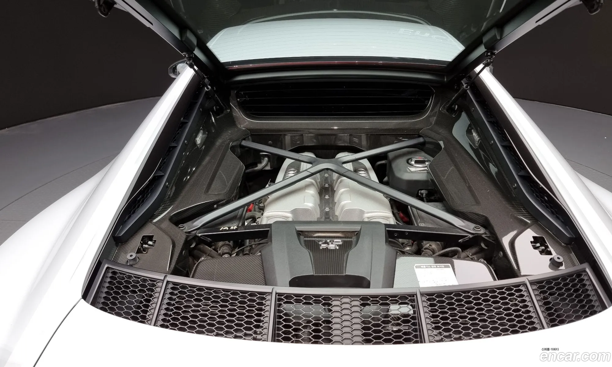 Audi R8 2021 WUAZZZFX7M7900657 — 17