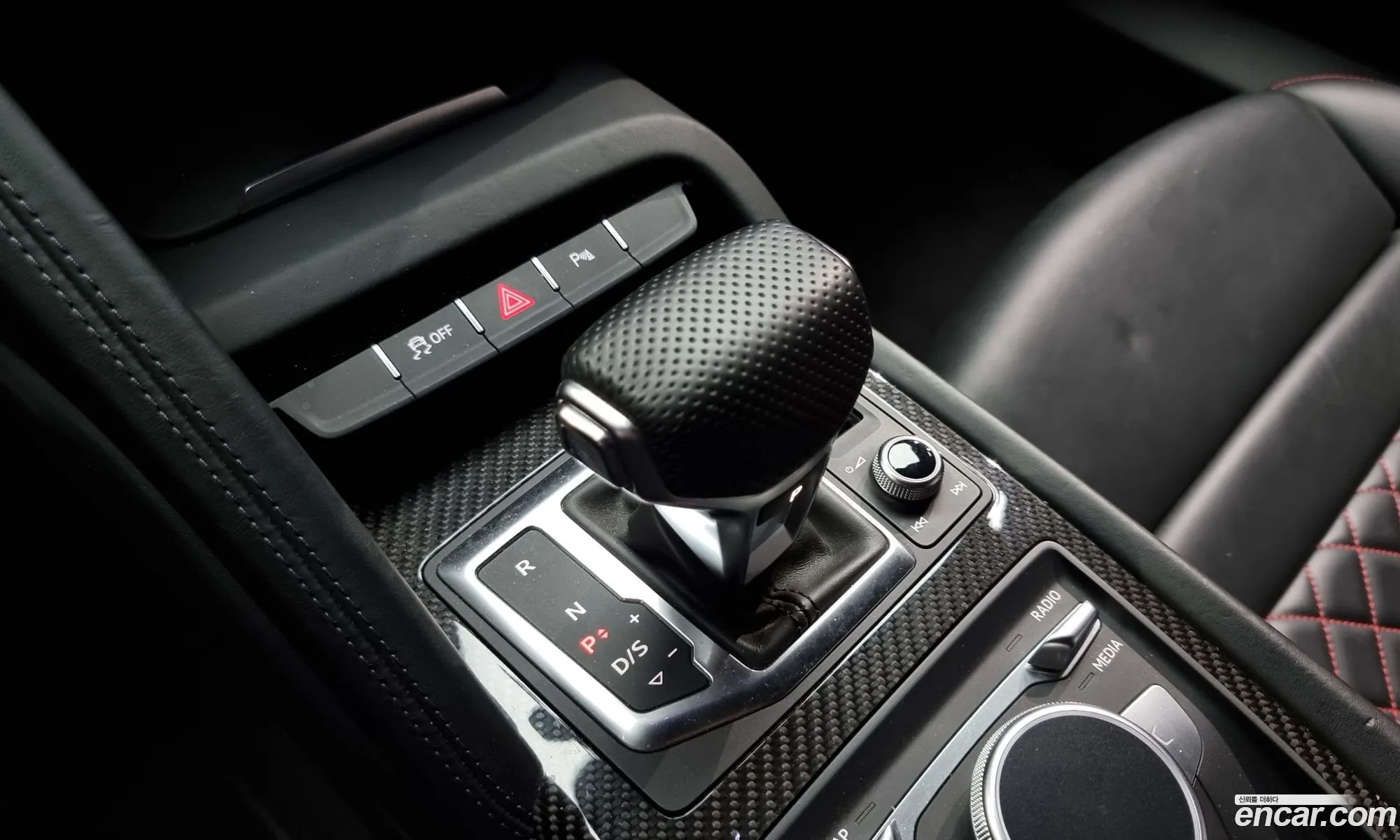 Audi R8 2021 WUAZZZFX7M7900657 — 18