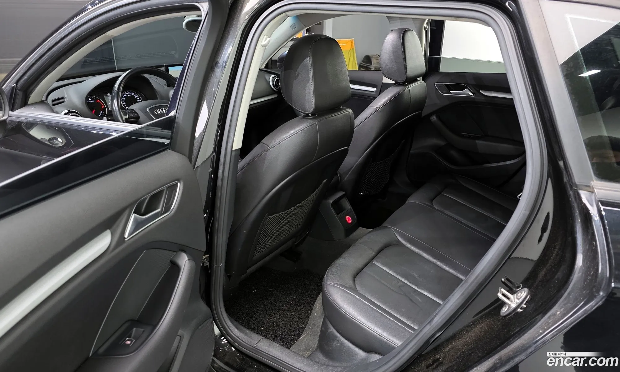 Audi A3 2015 WAUZZZ8V1FA176167 — 3