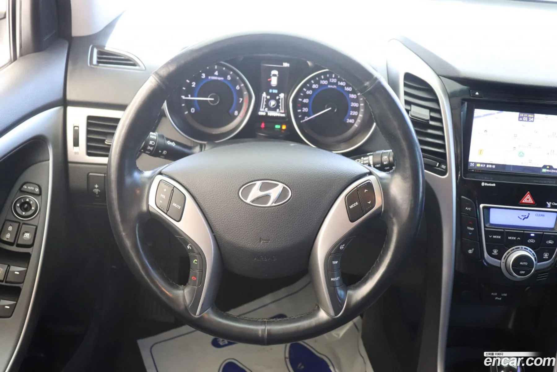 Hyundai i30 2013 — 17