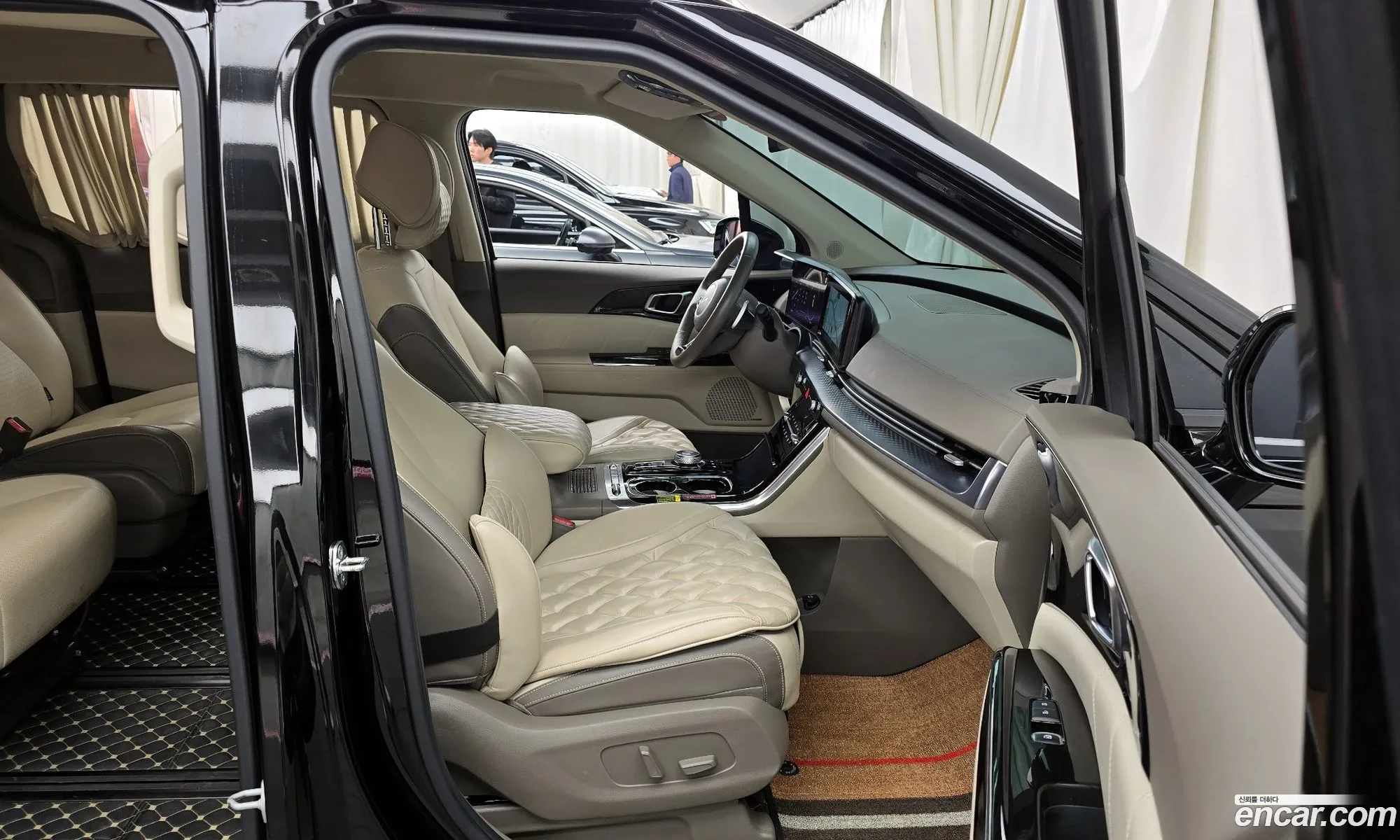 Kia Carnival 2022 — 17