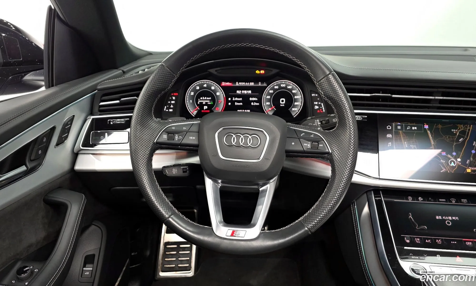 Audi Q8 2022 WAUZZZF16ND012572 — 19