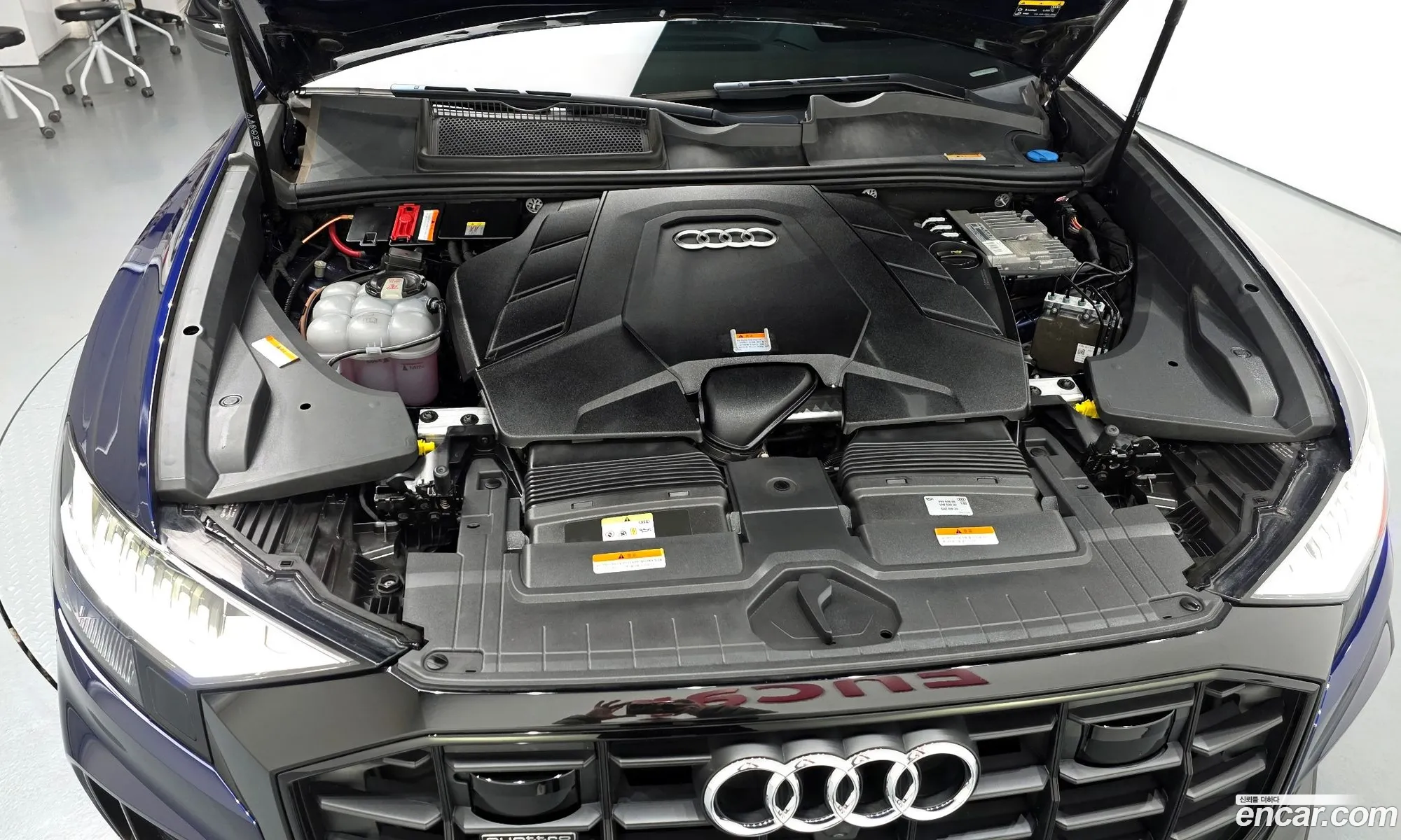 Audi Q8 2022 WAUZZZF16ND012572 — 12