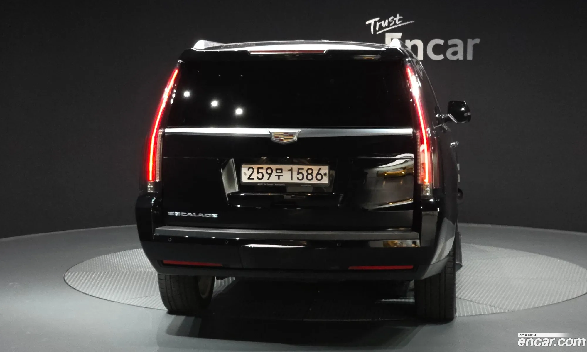 Cadillac Escalade 2019 — 12