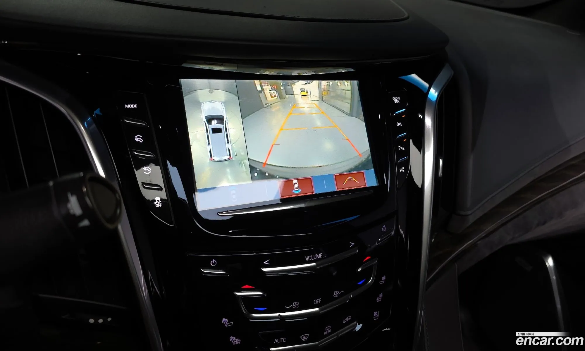 Cadillac Escalade 2019 — 17