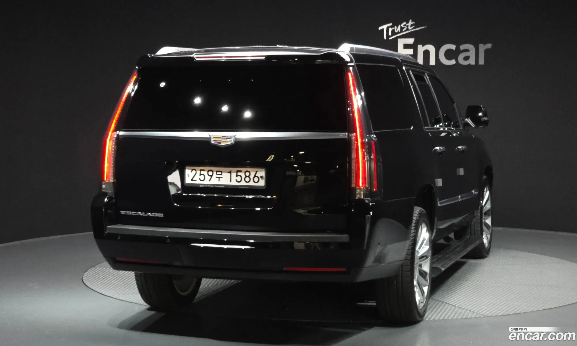Cadillac Escalade 2019 — 2