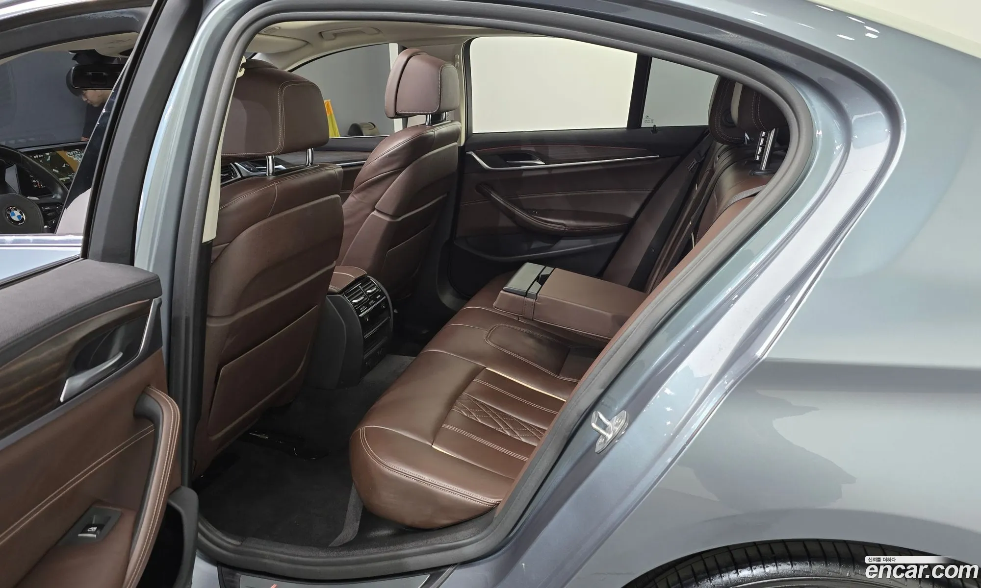 BMW 5 Series 2018 WBAJC5107JG862273 — 10