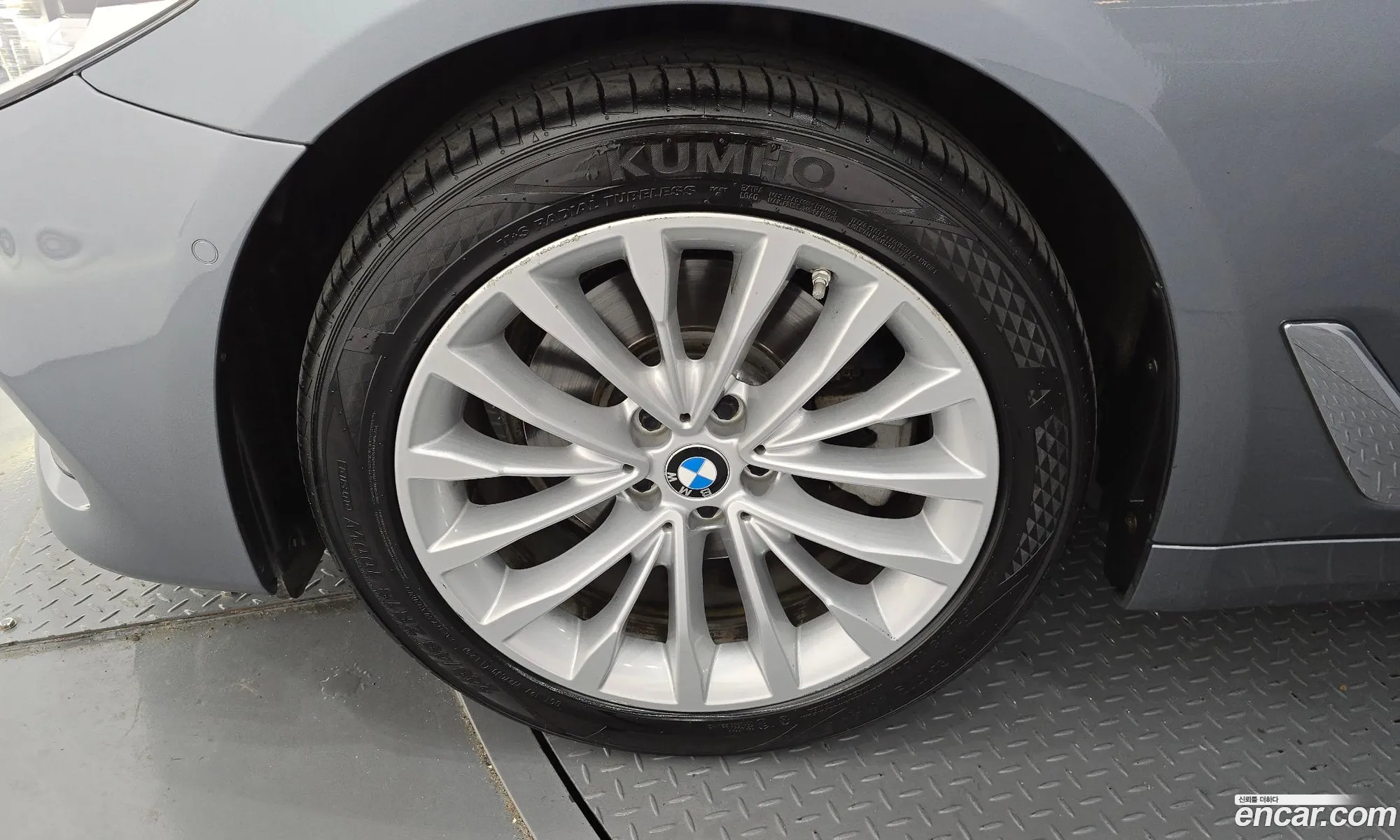 BMW 5 Series 2018 WBAJC5107JG862273 — 12