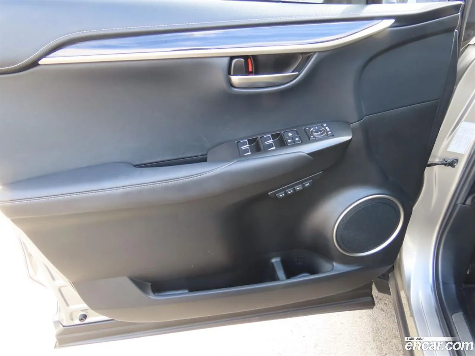 Lexus NX300 2018 — 2