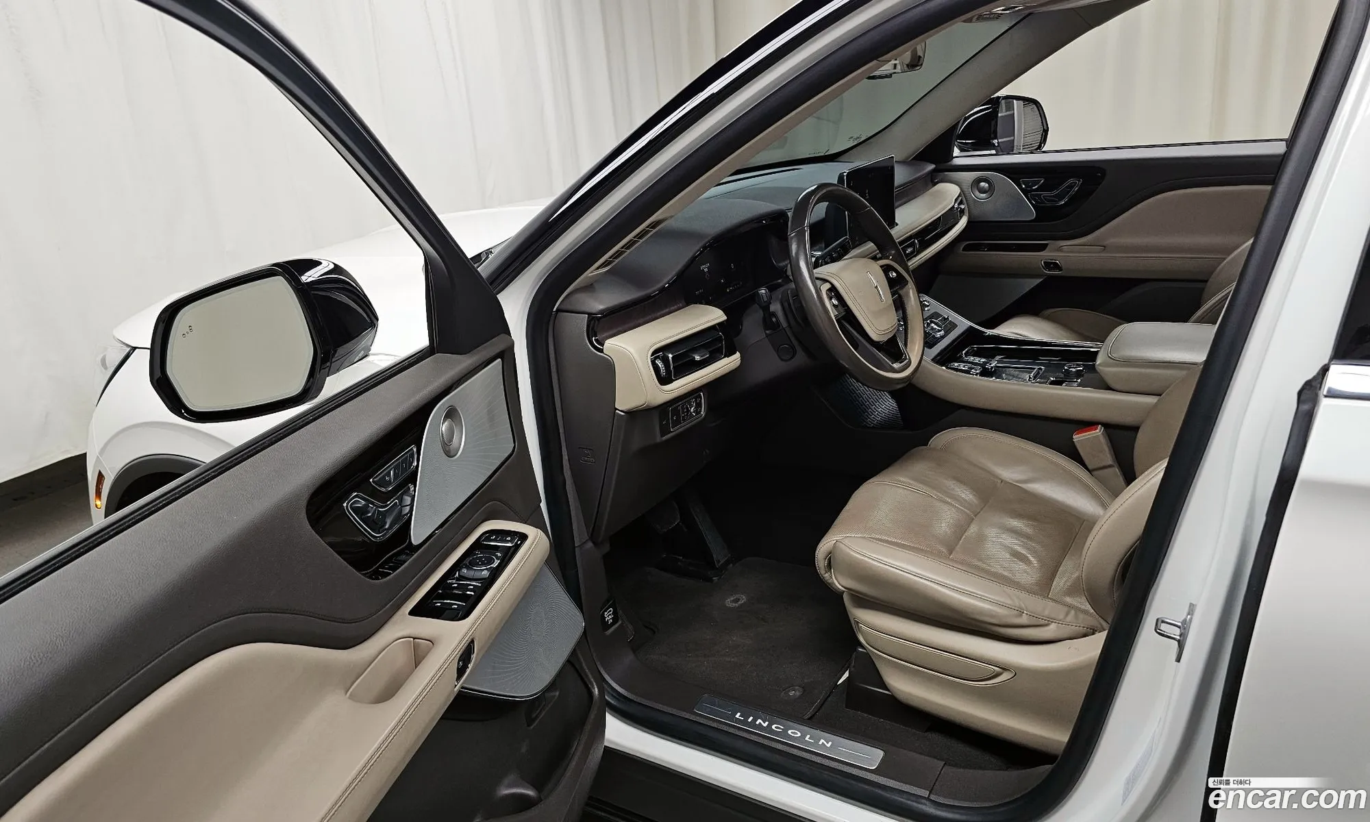 Lincoln Aviator 2021 5LM5J7XC3MGL01153 — 6