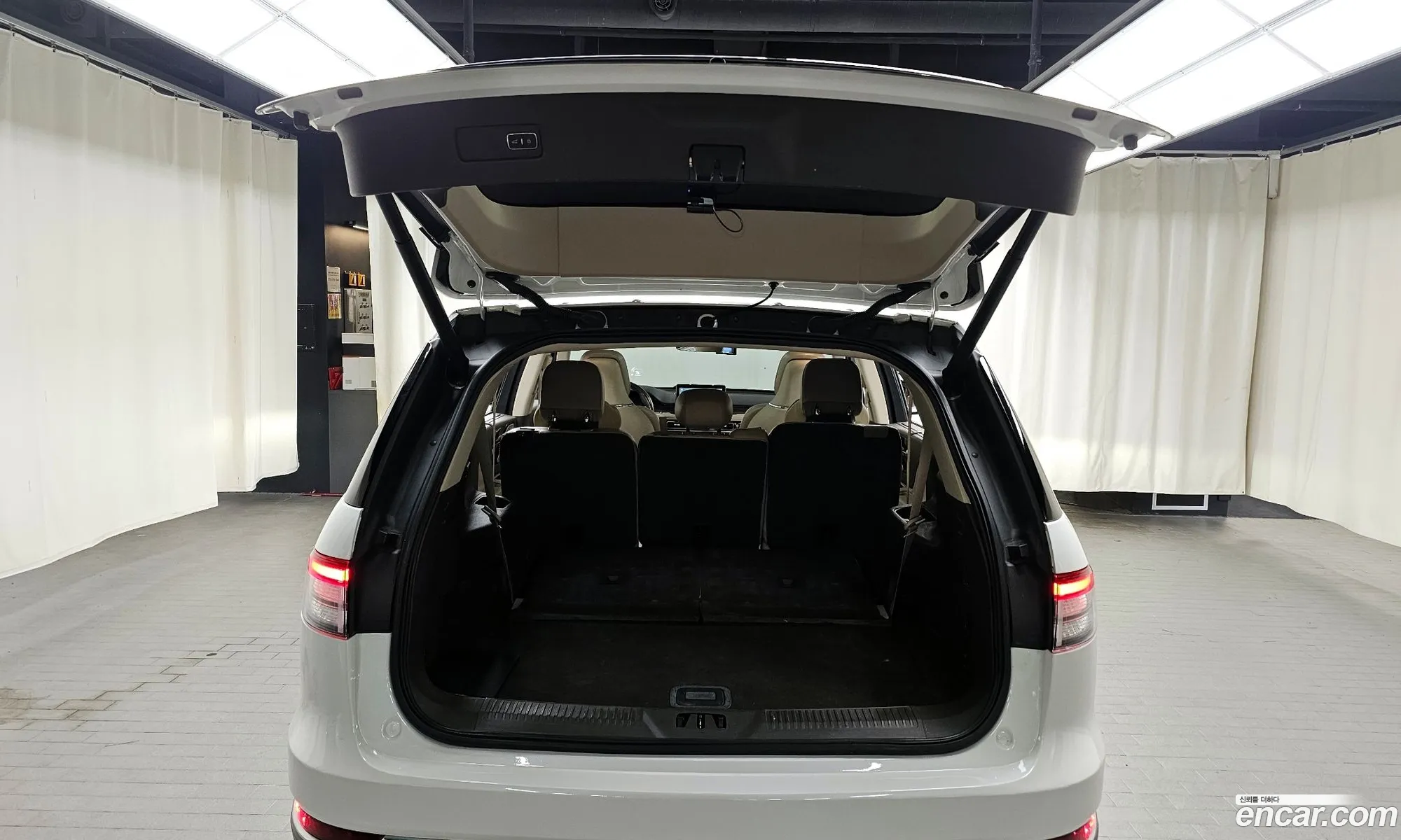 Lincoln Aviator 2021 5LM5J7XC3MGL01153 — 5
