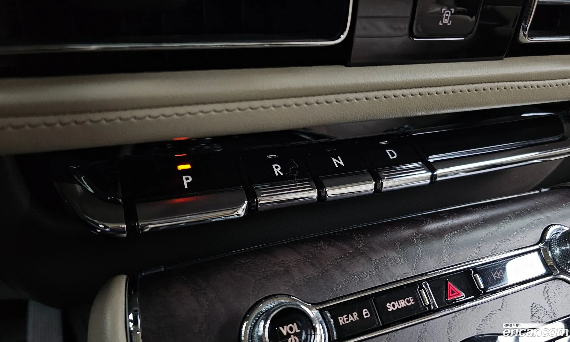 Lincoln Aviator 2021 5LM5J7XC3MGL01153 — 8