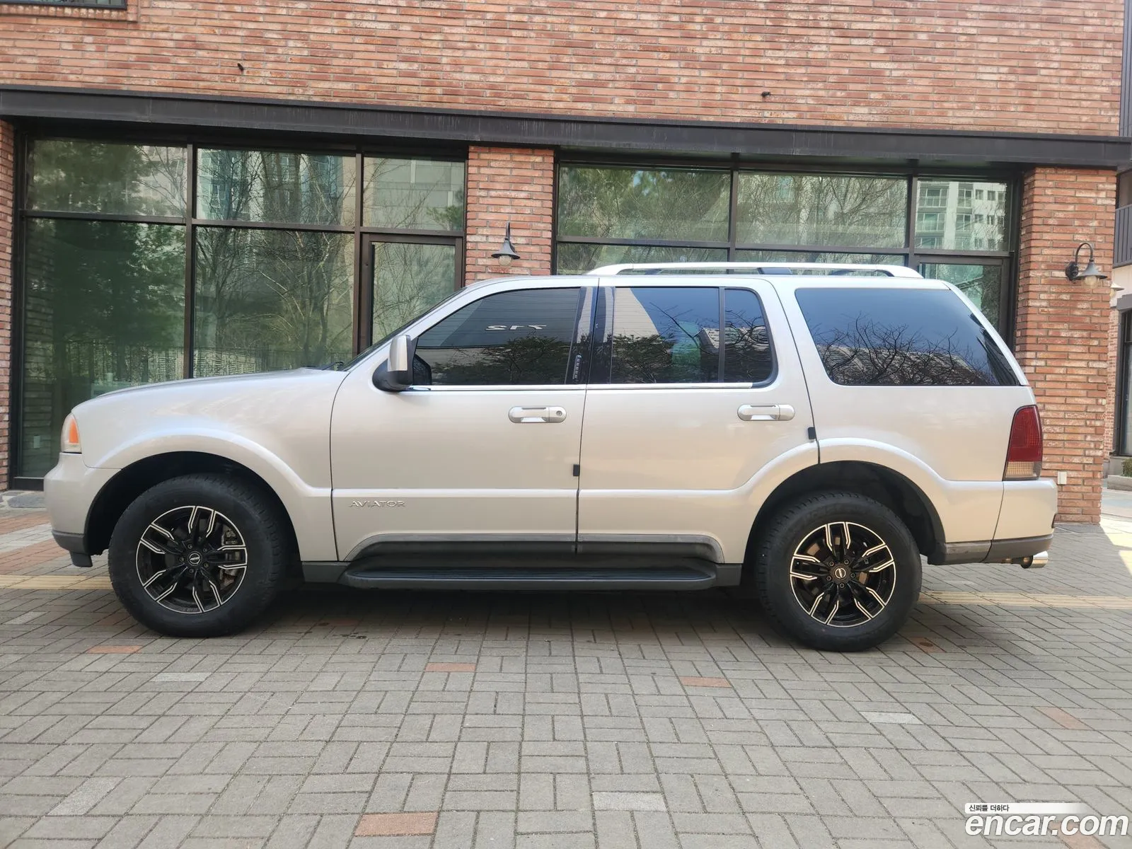 Lincoln Aviator 2004 — 19