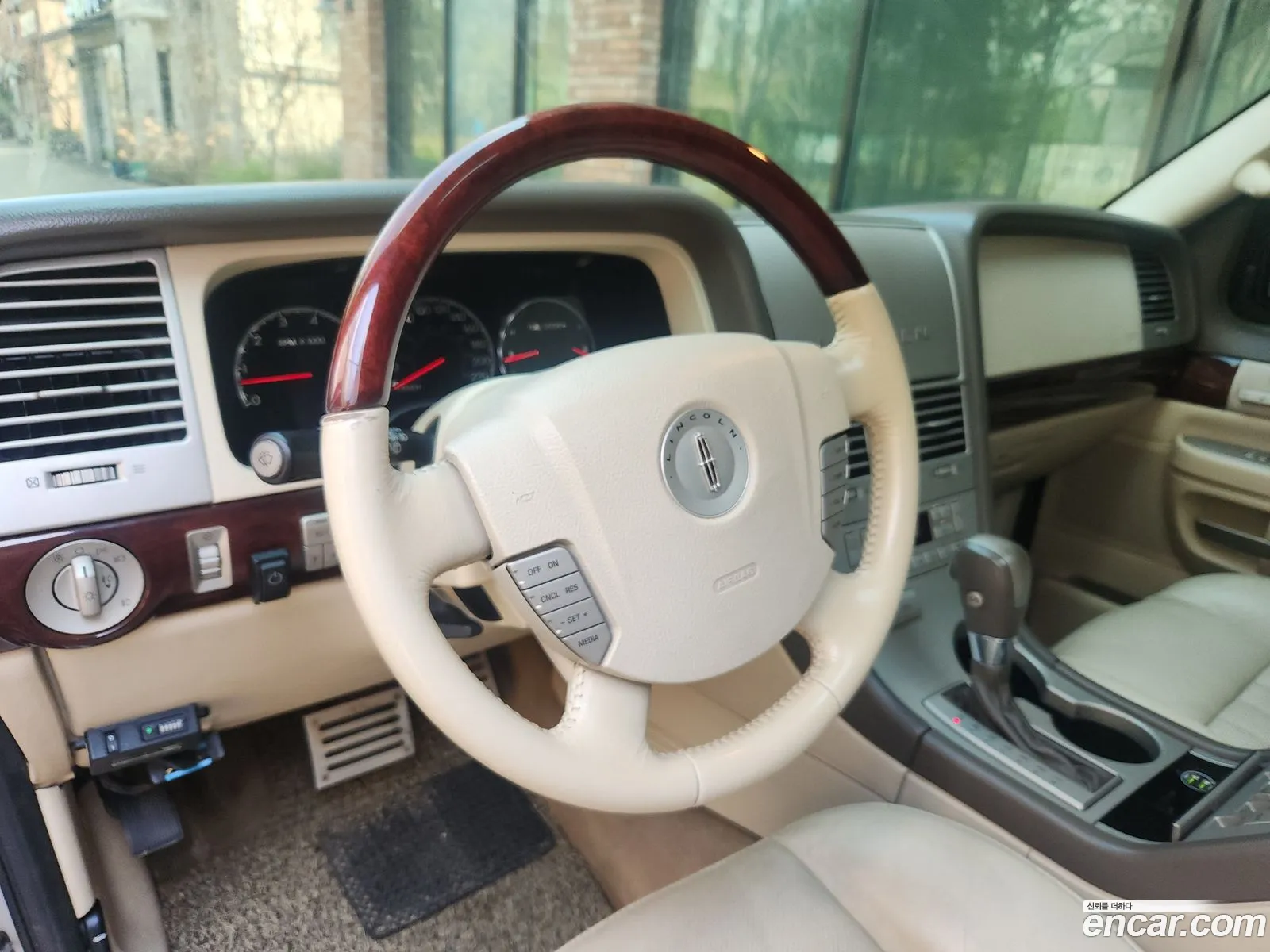 Lincoln Aviator 2004 — 4