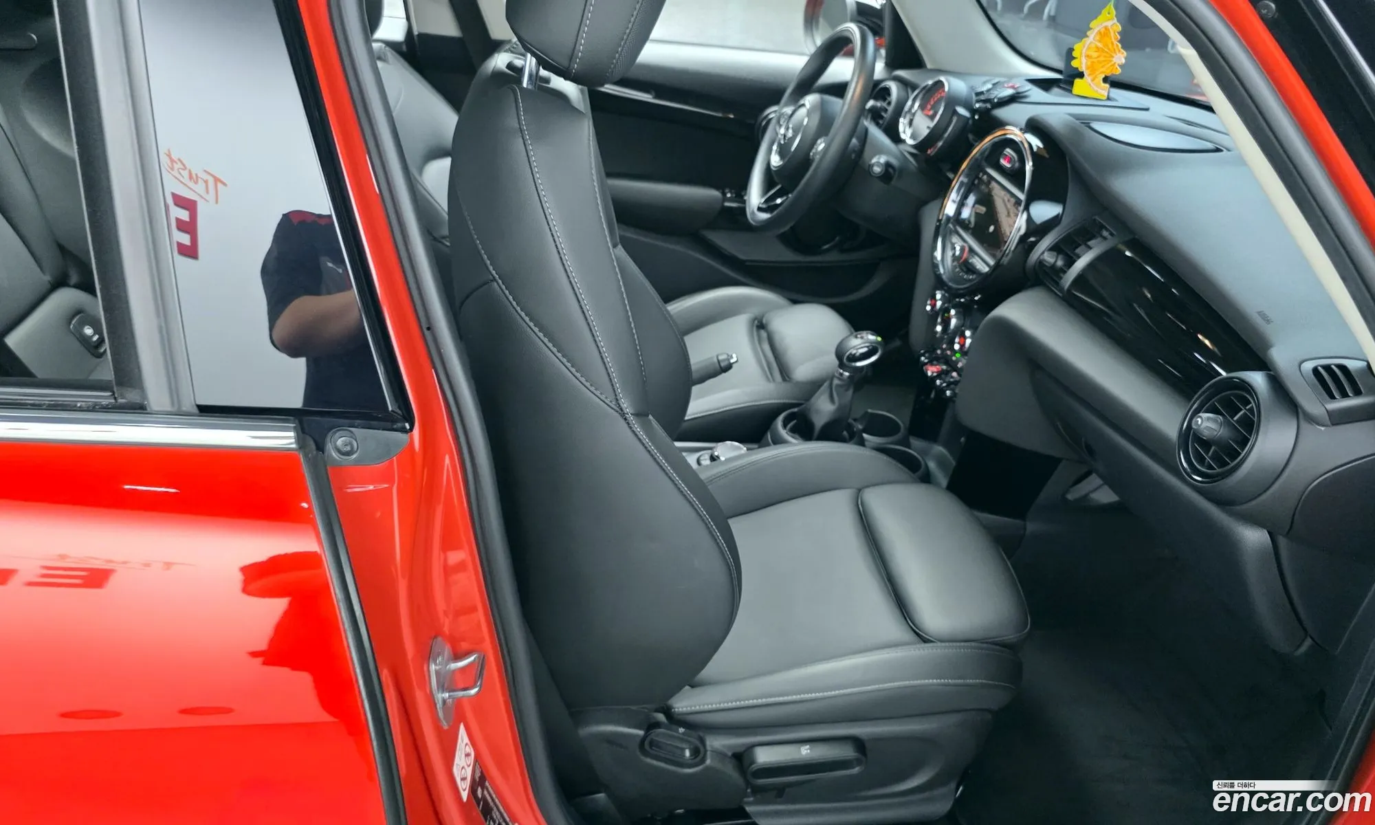 Mini Cooper 2019 WMWXU1101K2L31469 — 19