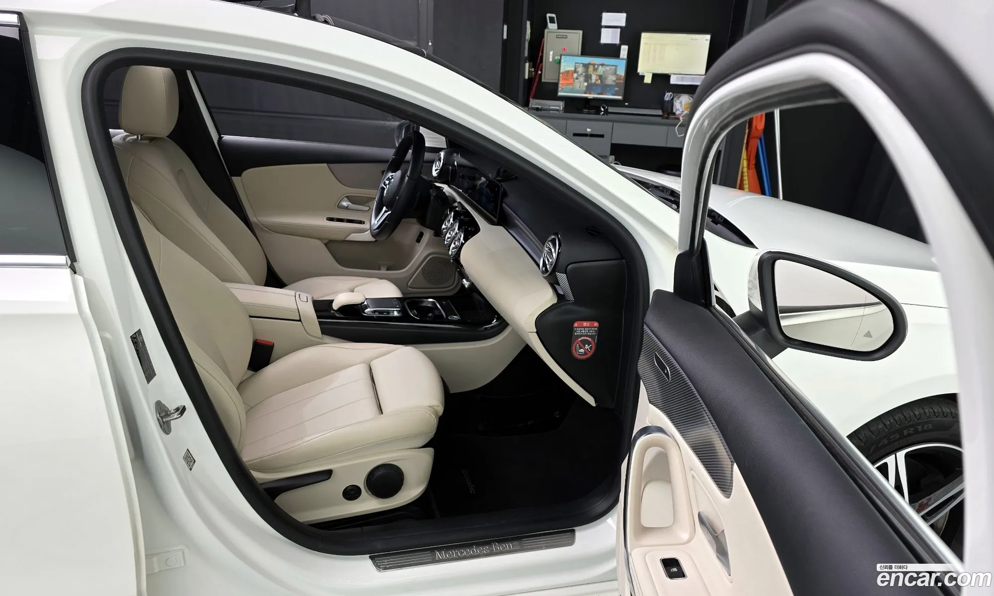 Mercedes-Benz A-Class W177 2020 — 17