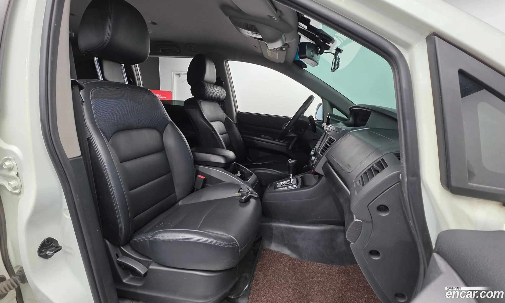 KG Mobility (SsangYong) Korando Turismo 2017 — 12