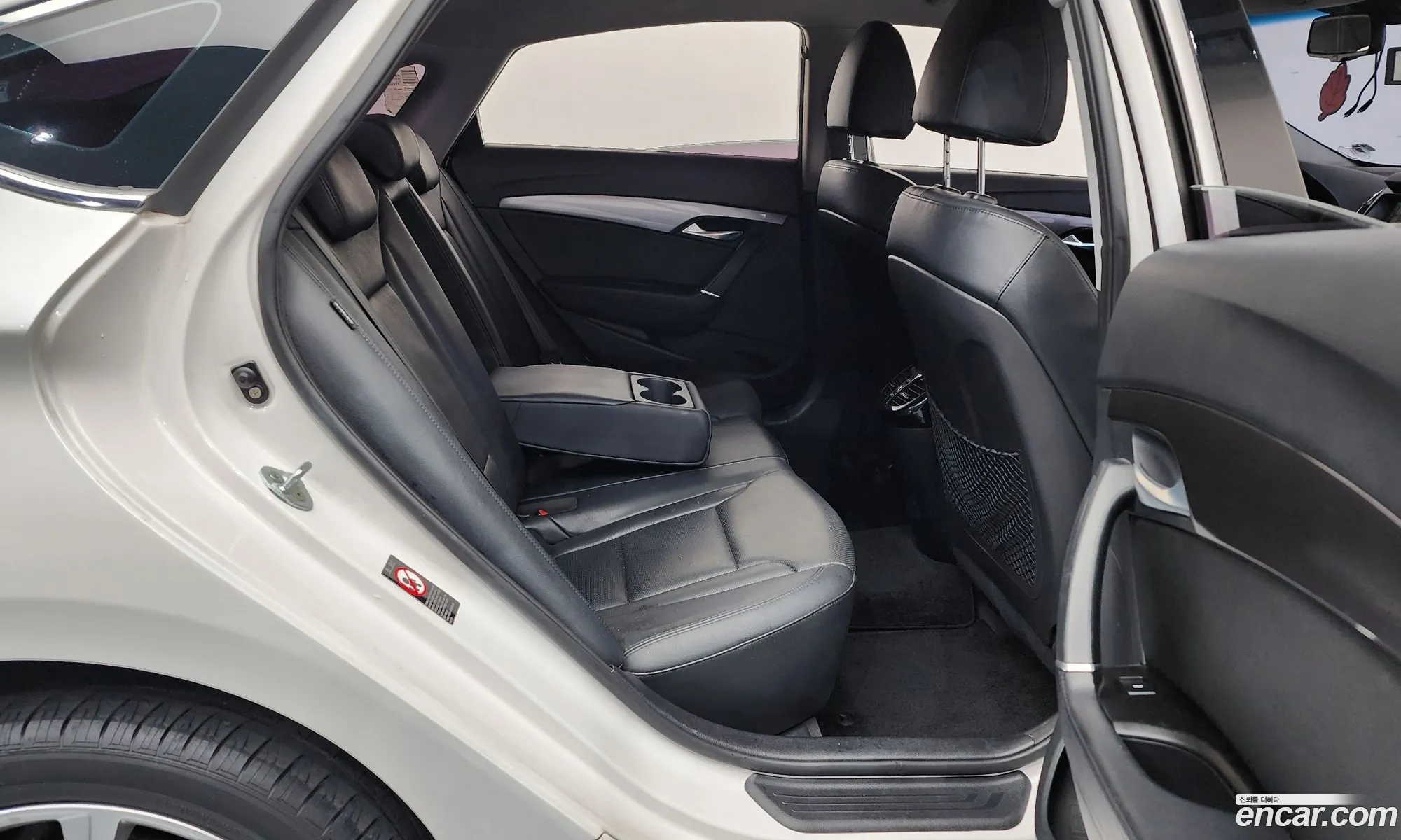 Hyundai i40 Saloon 2014 — 17
