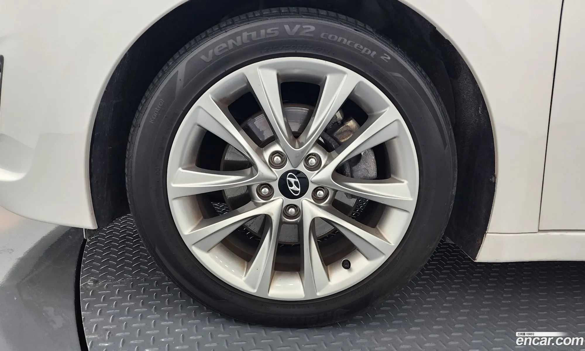 Hyundai i40 Saloon 2014 — 14