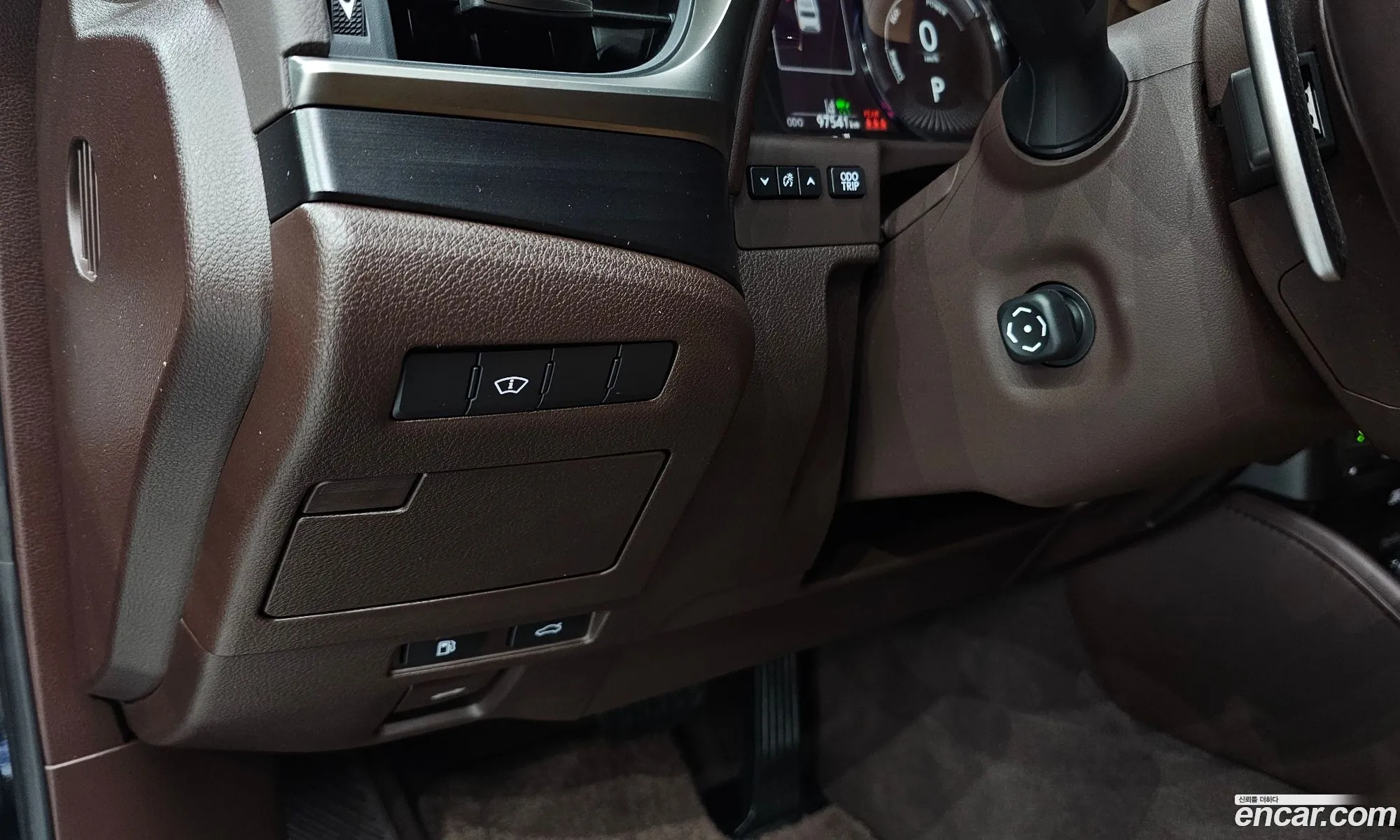 Lexus ES300h 7th Gen 2019 — 10