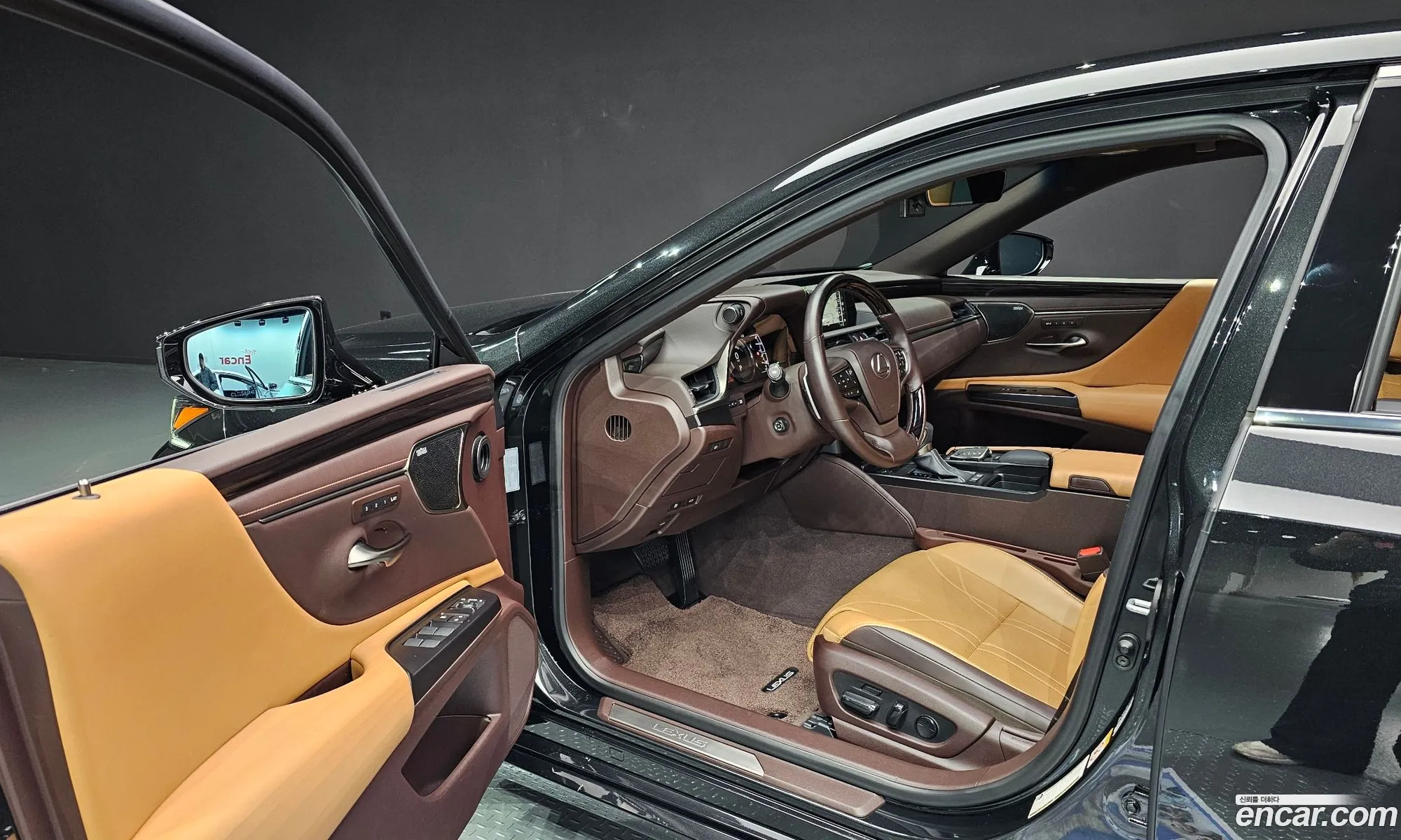 Lexus ES300h 7th Gen 2019 — 19