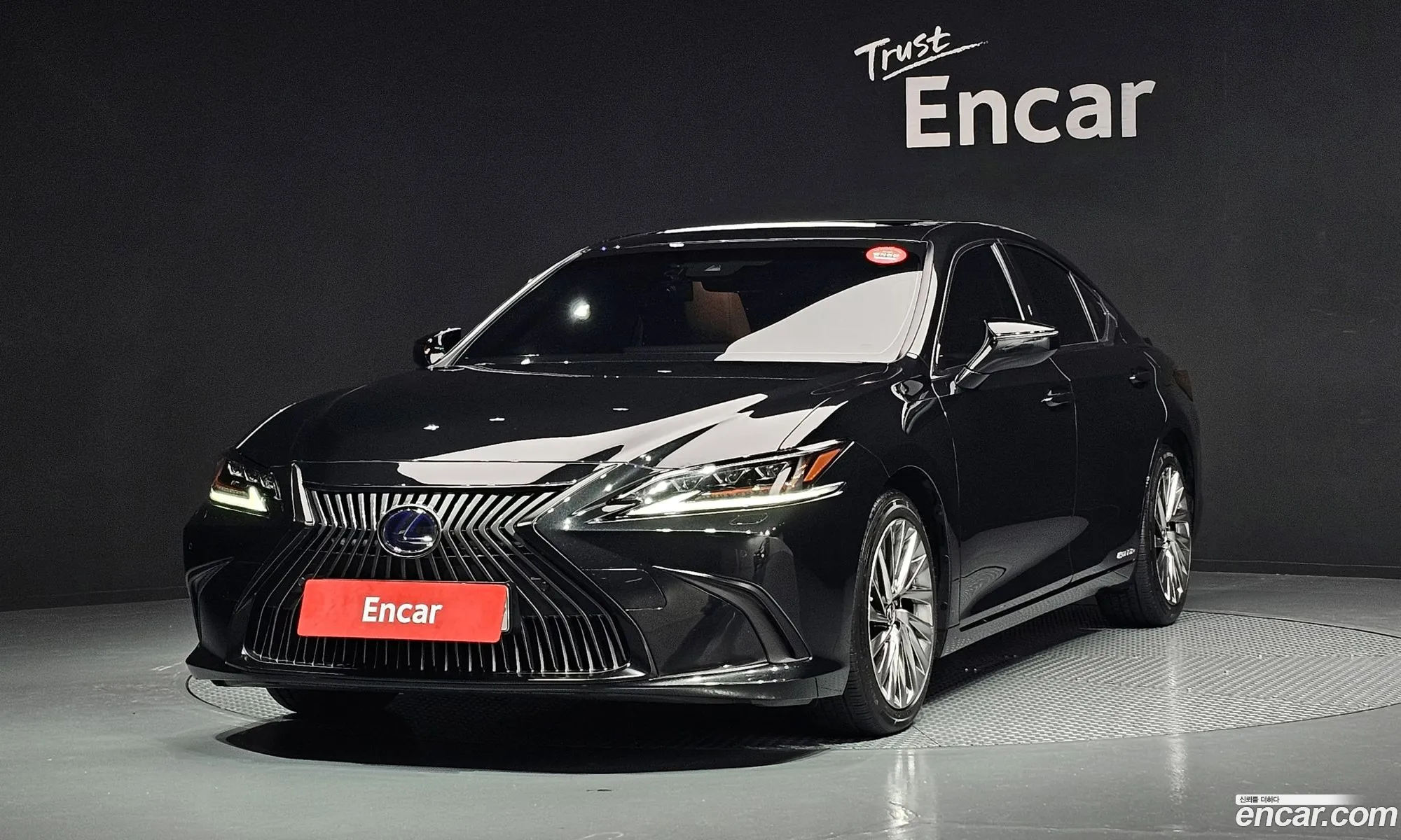 Lexus ES300h 7th Gen 2019 — 18