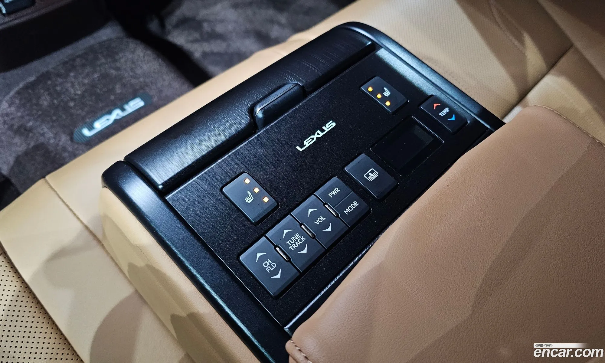 Lexus ES300h 7th Gen 2019 — 8