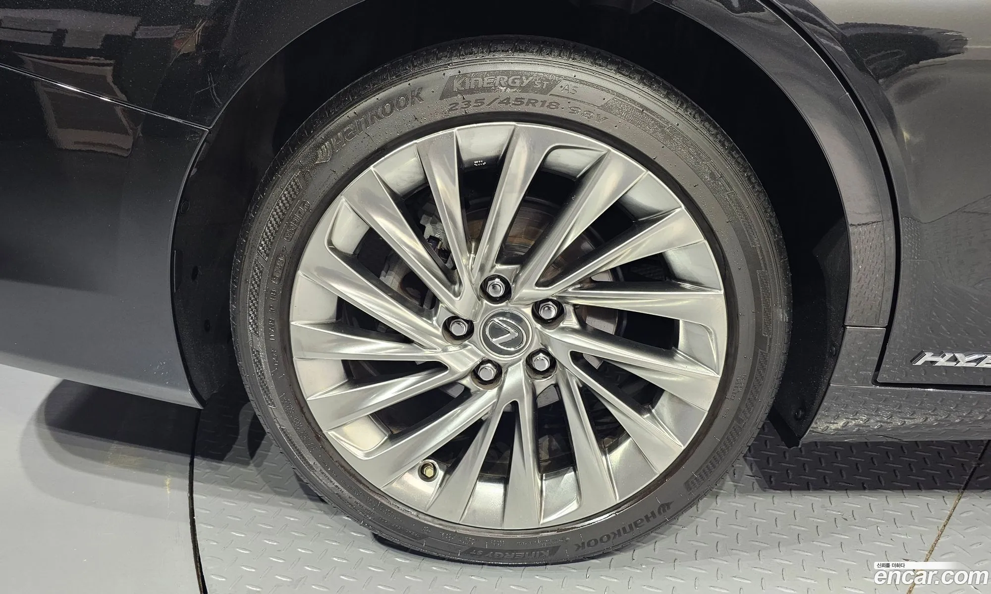 Lexus ES300h 7th Gen 2019 — 11