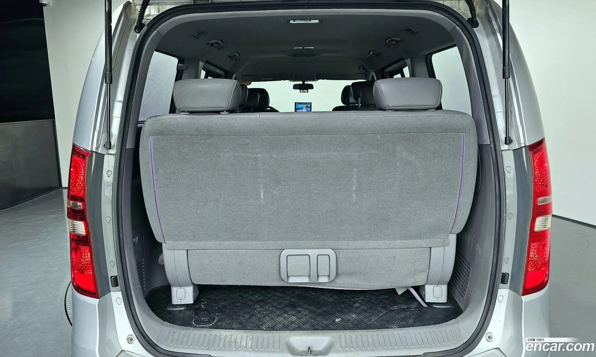 Hyundai Grand Starex 2010 — 14