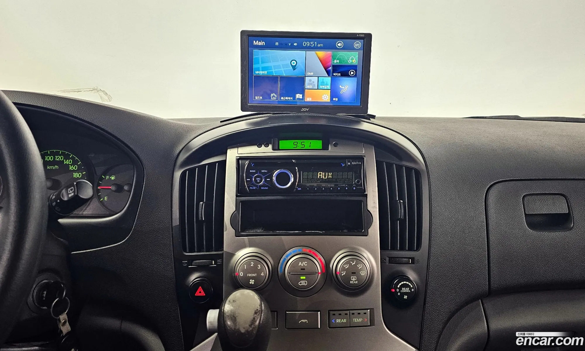 Hyundai Grand Starex 2010 — 17