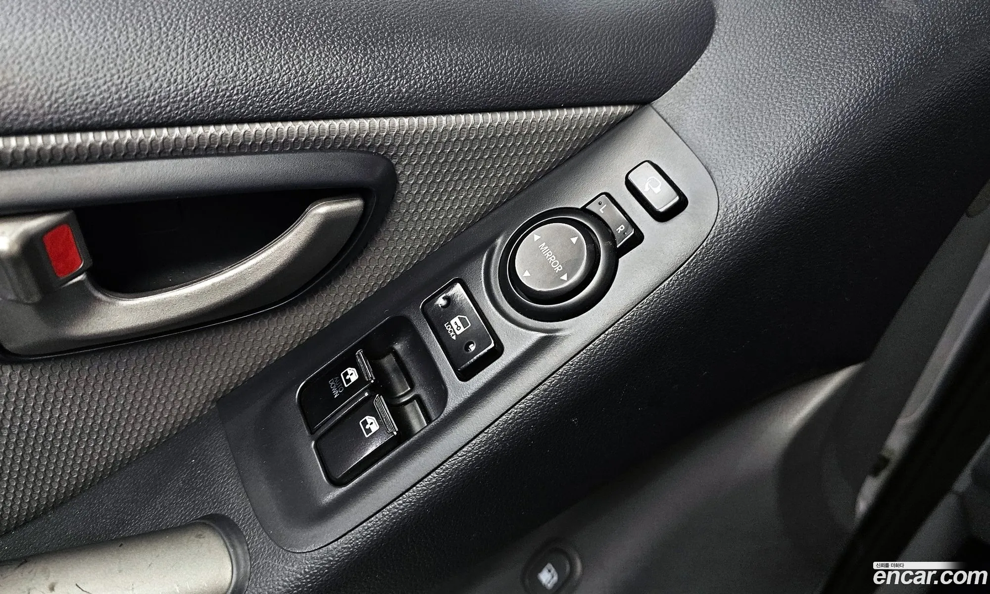 Hyundai Grand Starex 2010 — 16