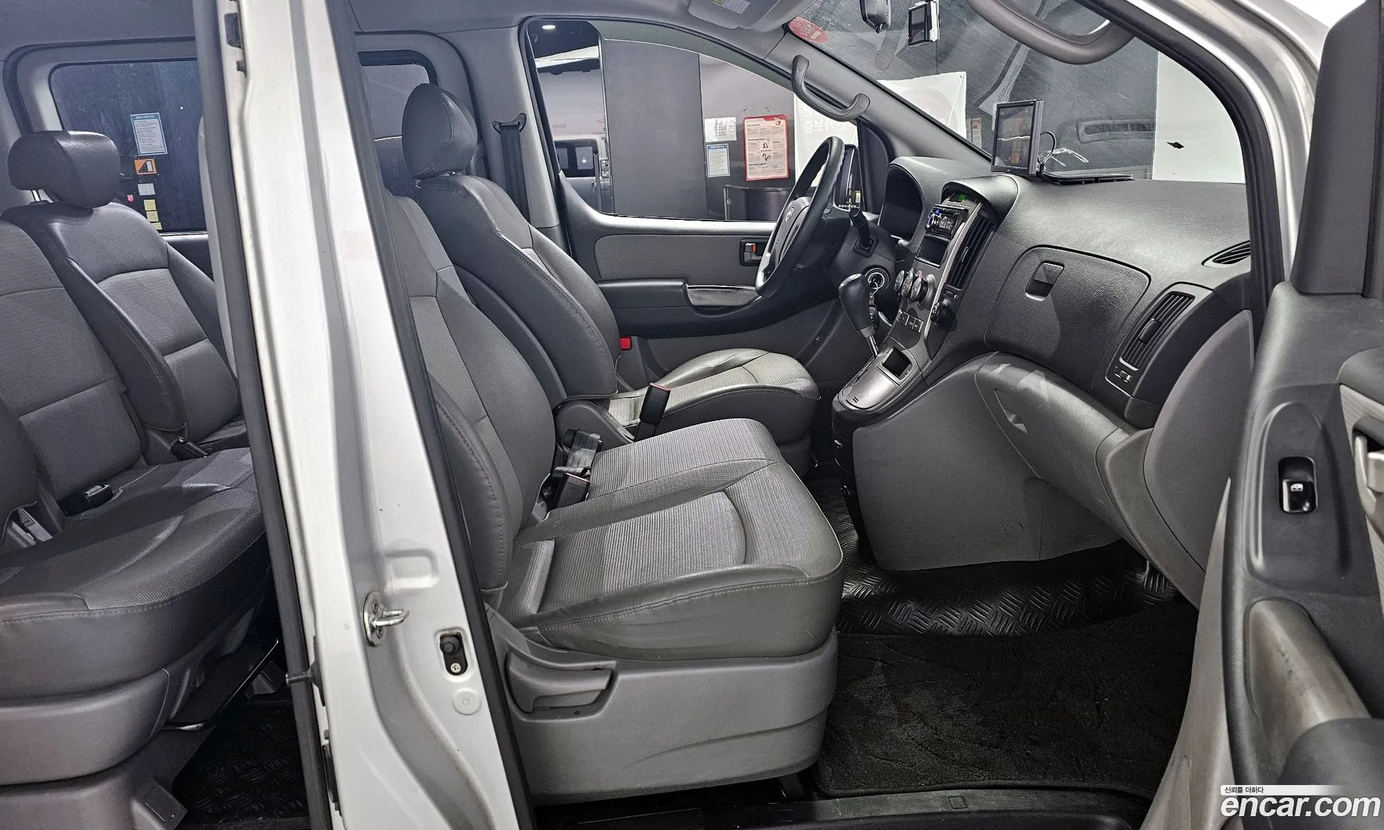 Hyundai Grand Starex 2010 — 12