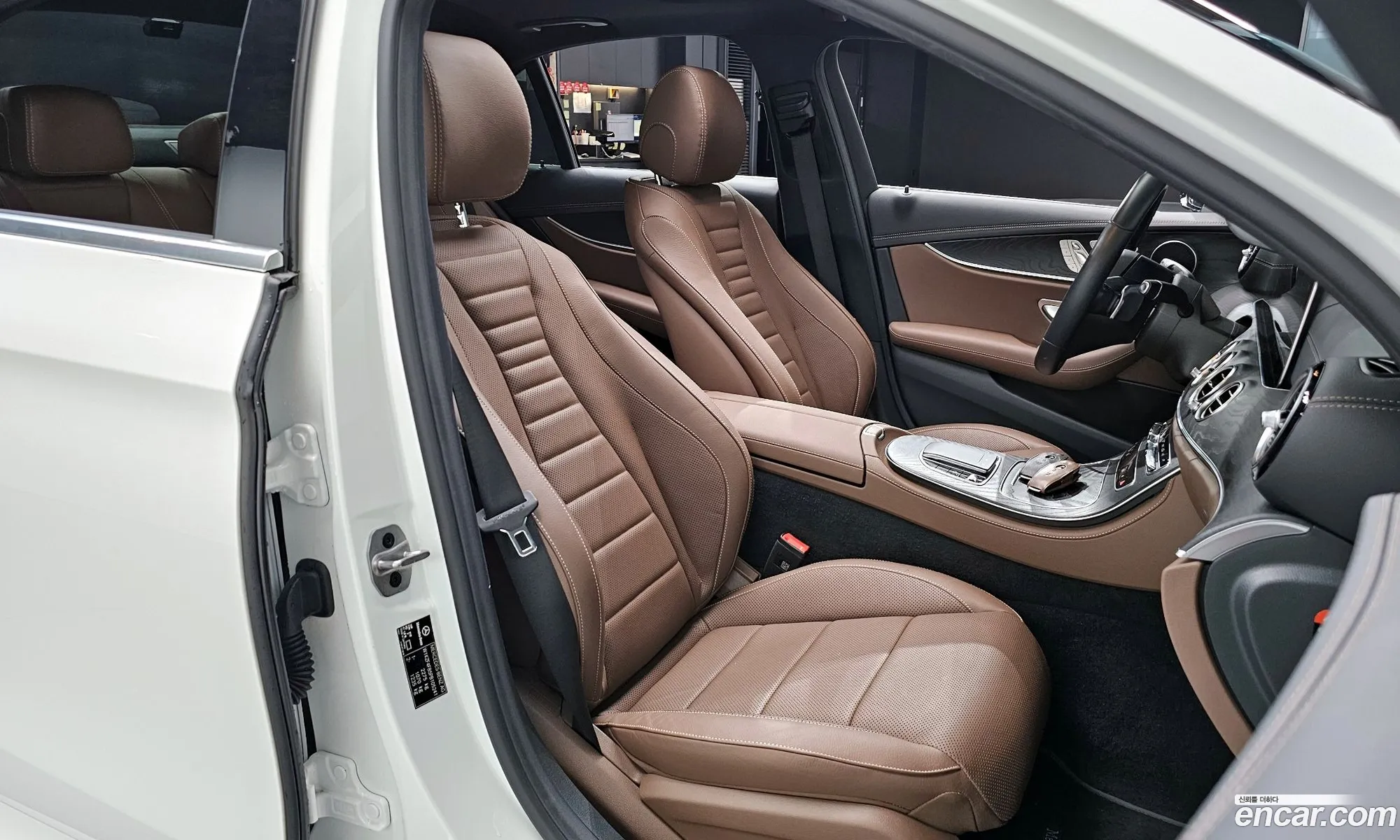 Mercedes-Benz E-Class W213 2022 — 15