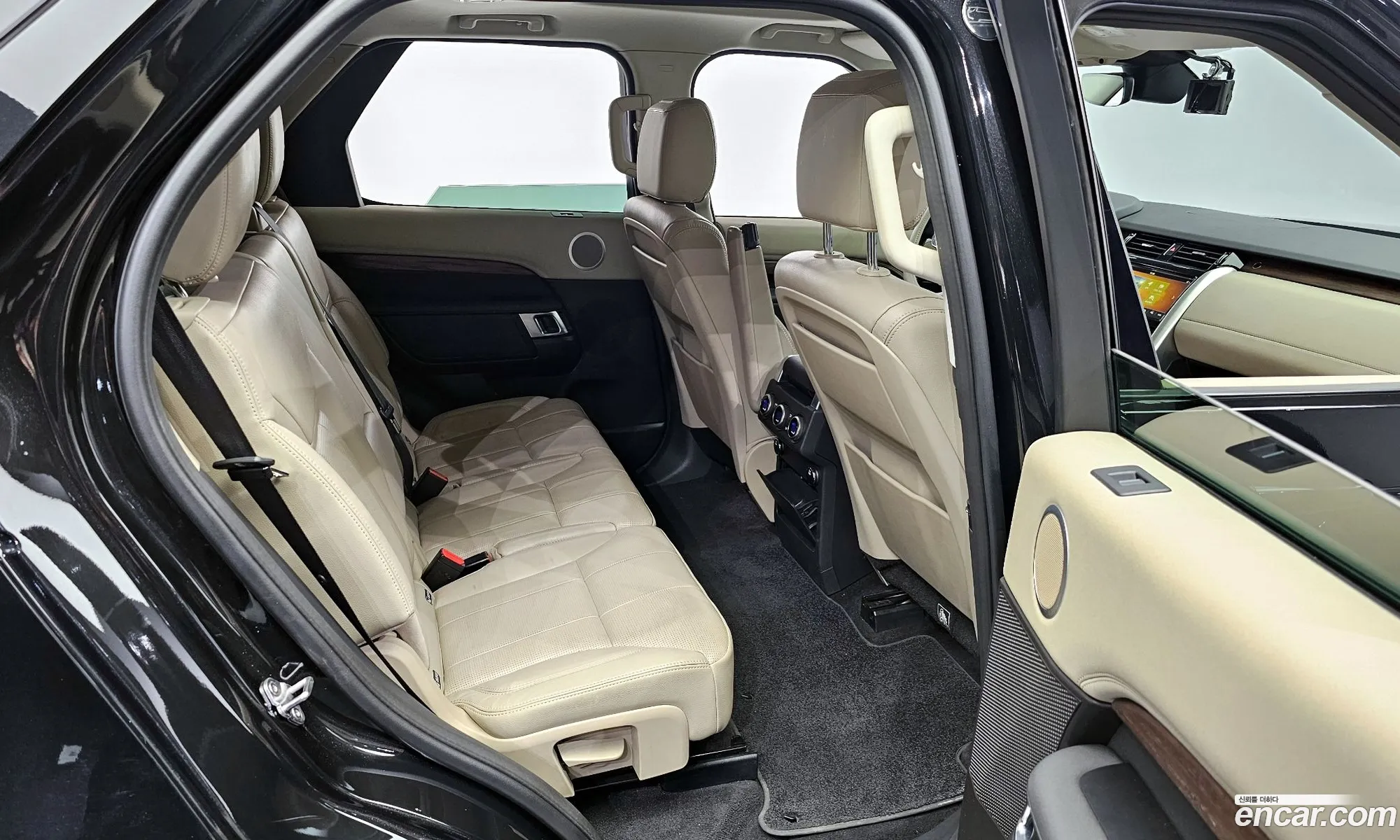 Land Rover Discovery 5 2017 SALRA2BK8HA020820 — 13