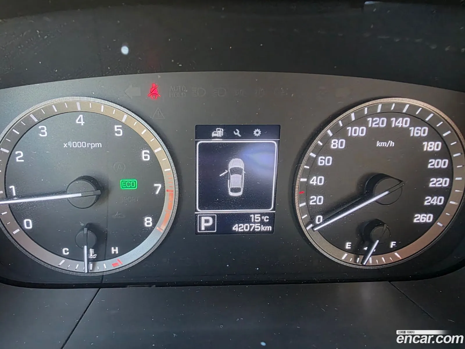 Hyundai LF Sonata 2014 — 12
