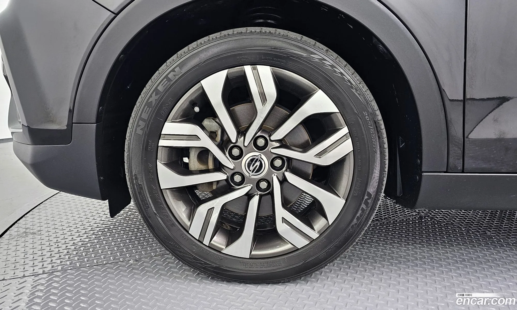 KG Mobility (SsangYong) Tivoli Armour 2019 — 2