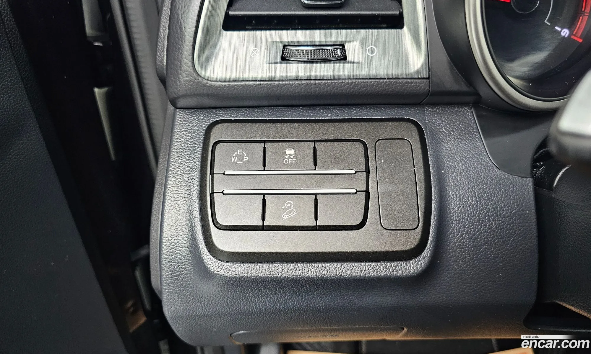 KG Mobility (SsangYong) Tivoli Armour 2019 — 20