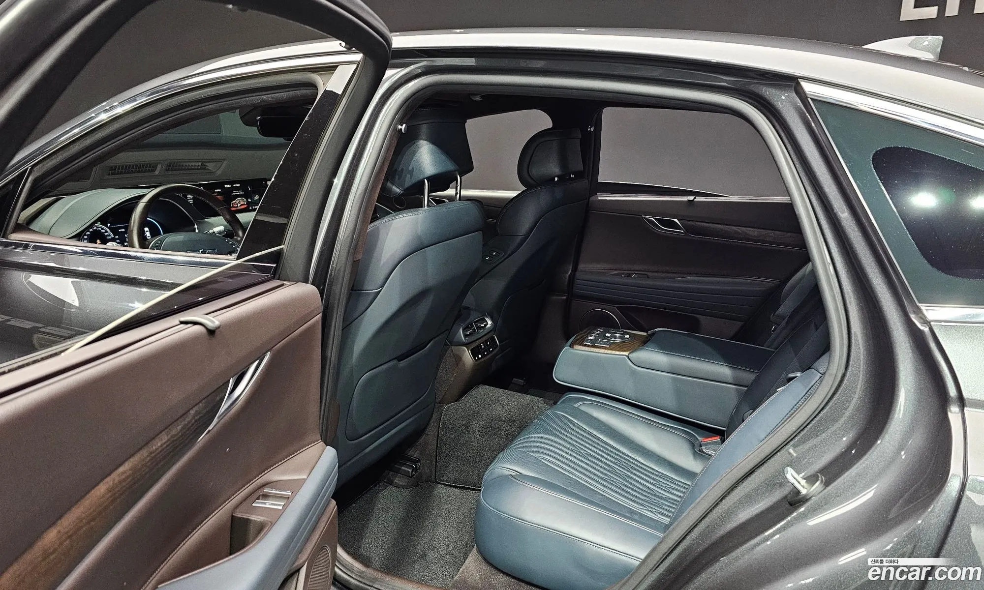Genesis G80 2020 KMTGB41CDMU041771 — 17